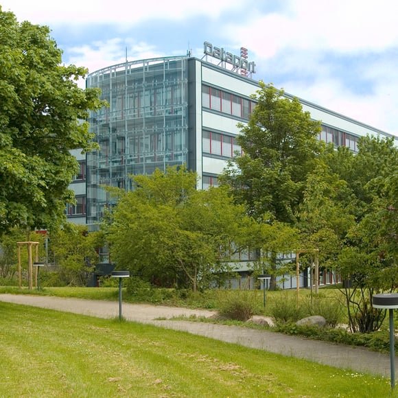 Exterior view of the Dataport building, a customer of the USU IT monitoring solution.